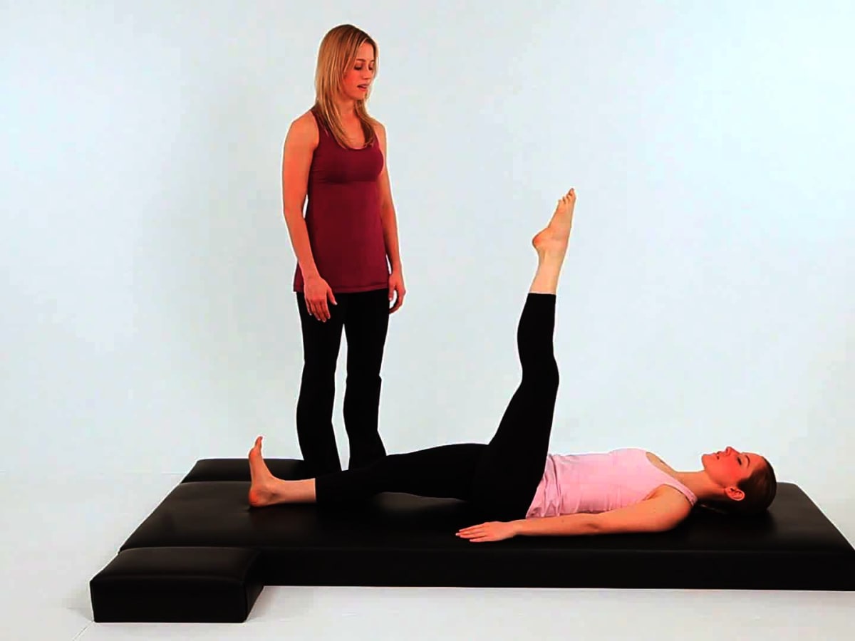 How to Do Single Leg Circles in Pilates Howcast