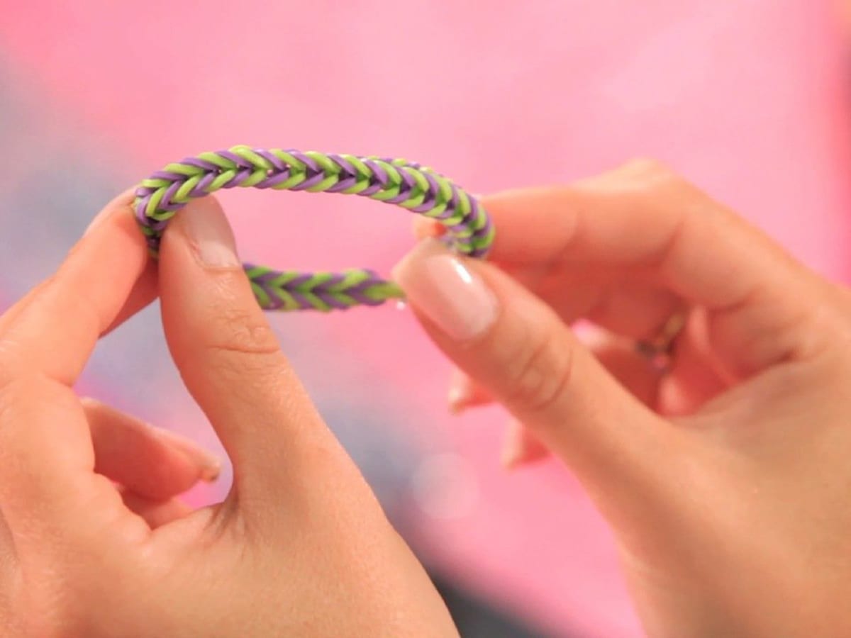 How to Make a Rainbow Loom Fishtail Friendship Bracelet Howcast
