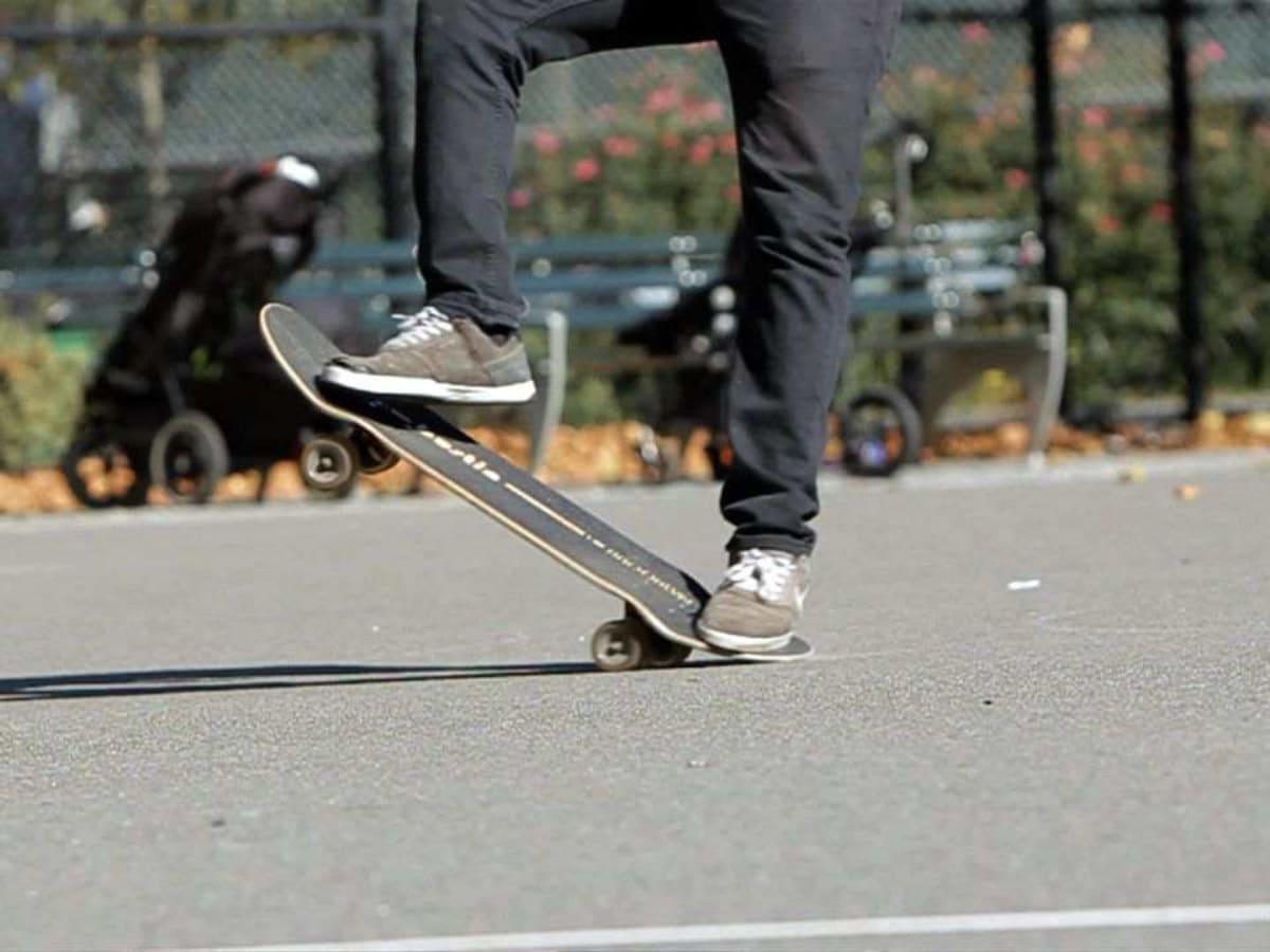 Spinner skateboard top