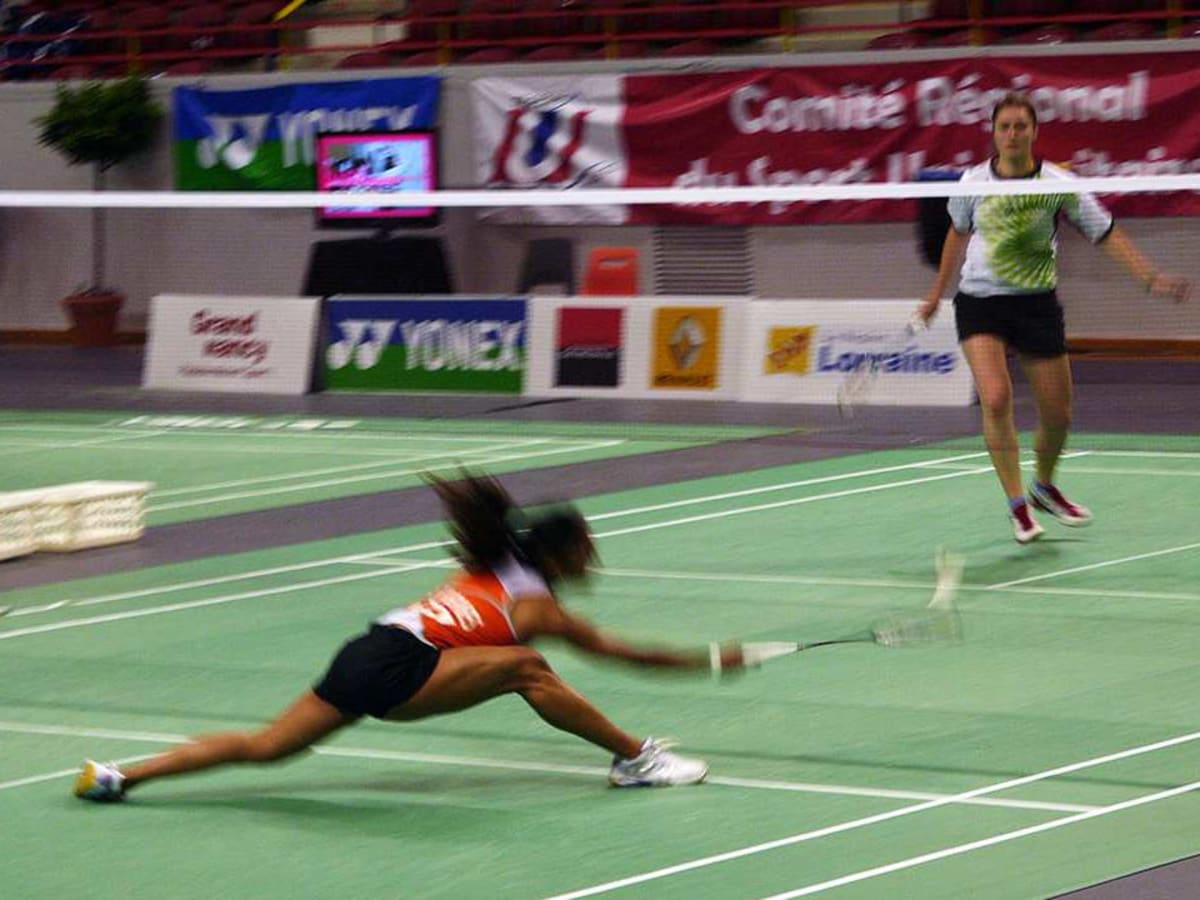 How to Do a Badminton Smash Shot Howcast