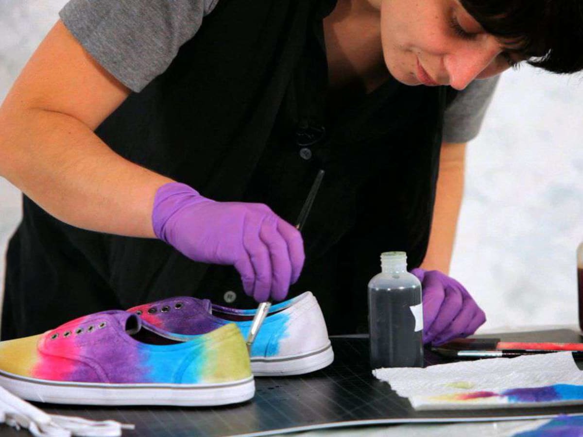 Dye for shoes fabric discount