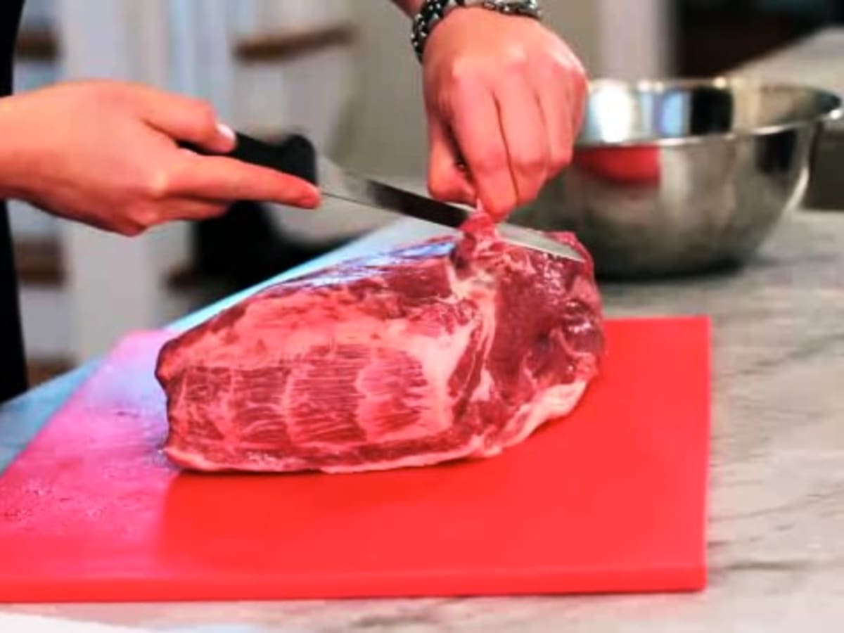 How to Trim a Pork Butt for Barbecue Howcast