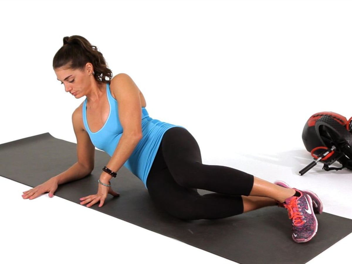 Side plank reach hotsell through