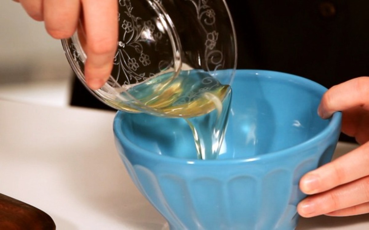 How to Make a Honey & Egg Facial Mask Howcast