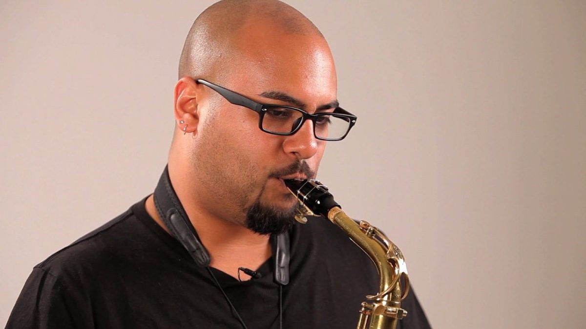 How to Slur Notes on a Saxophone Howcast