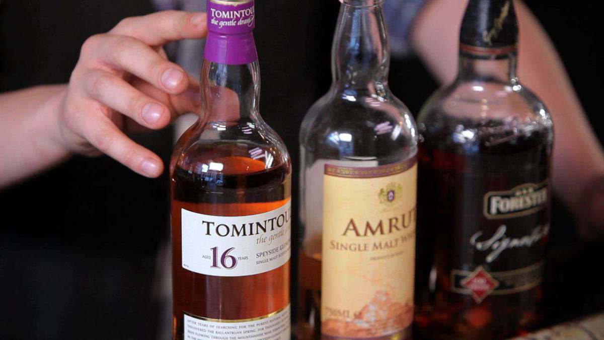 bourbon vs whiskey bourbon vs whiskey