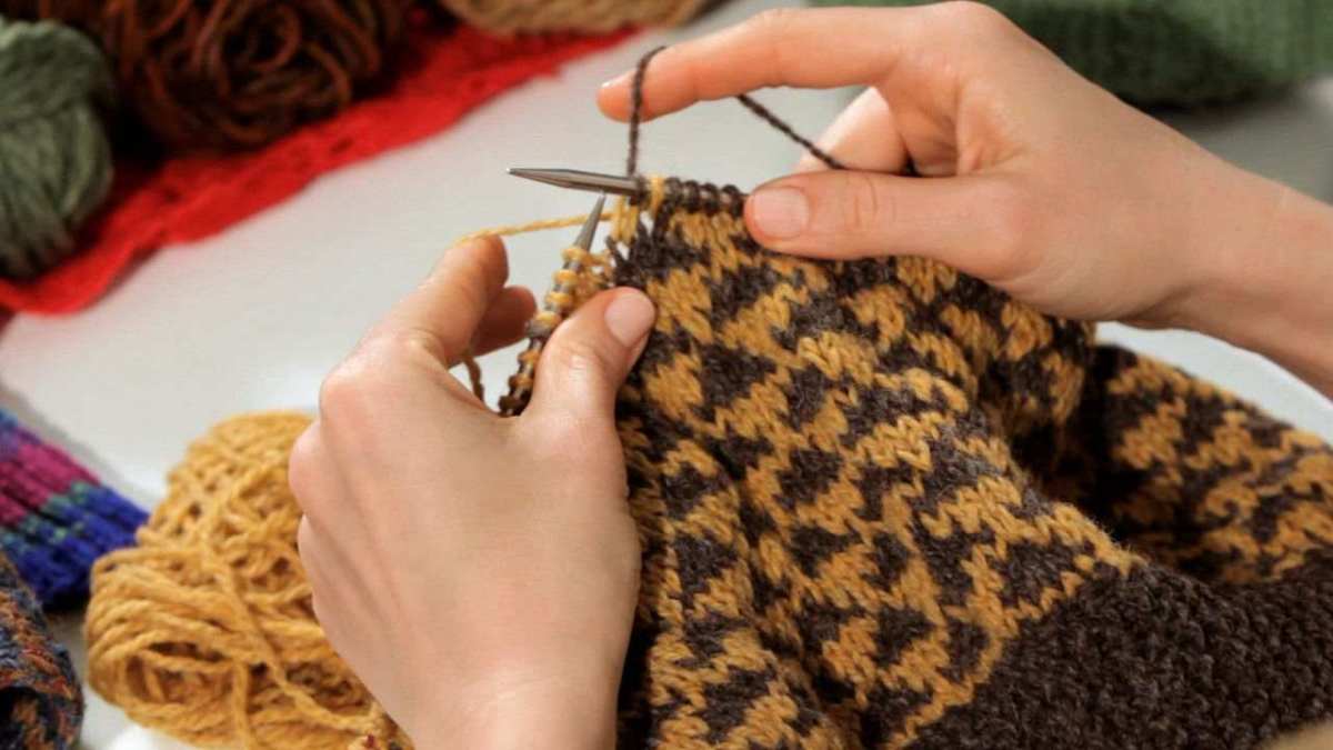 How to Knit with Two Colors Howcast