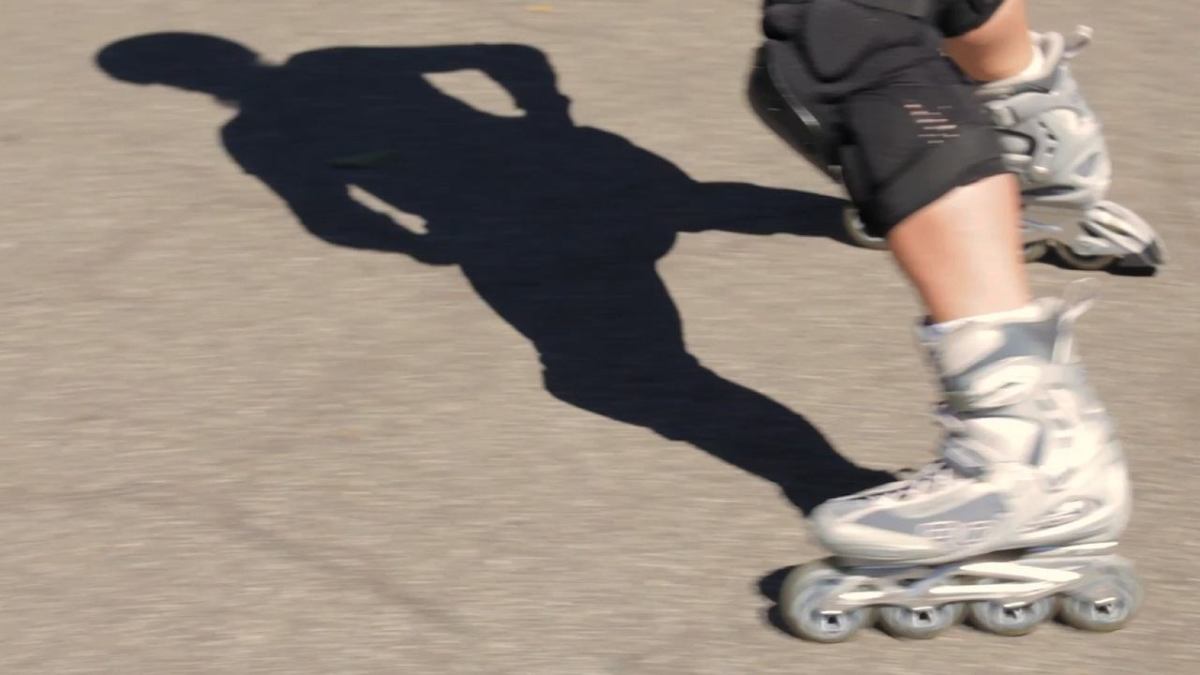 How to Rollerblade Backwards Howcast