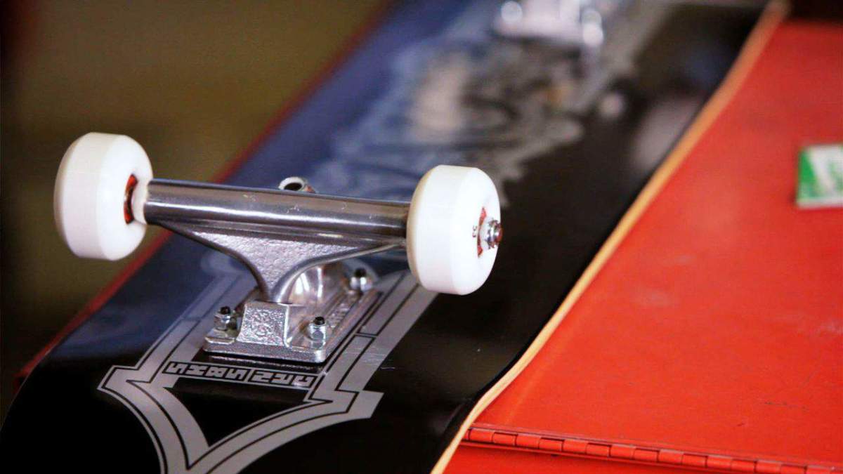How to Use Skateboard Mounting Hardware Howcast