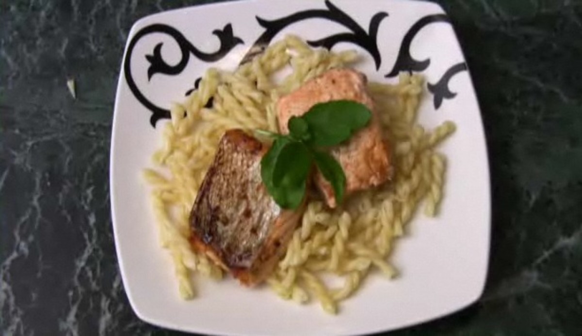 How to Make Grilled Salmon - Howcast
