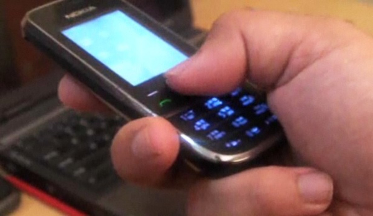 How to Block Calls to Your Cellphone from Unknown Phone Numbers - Howcast