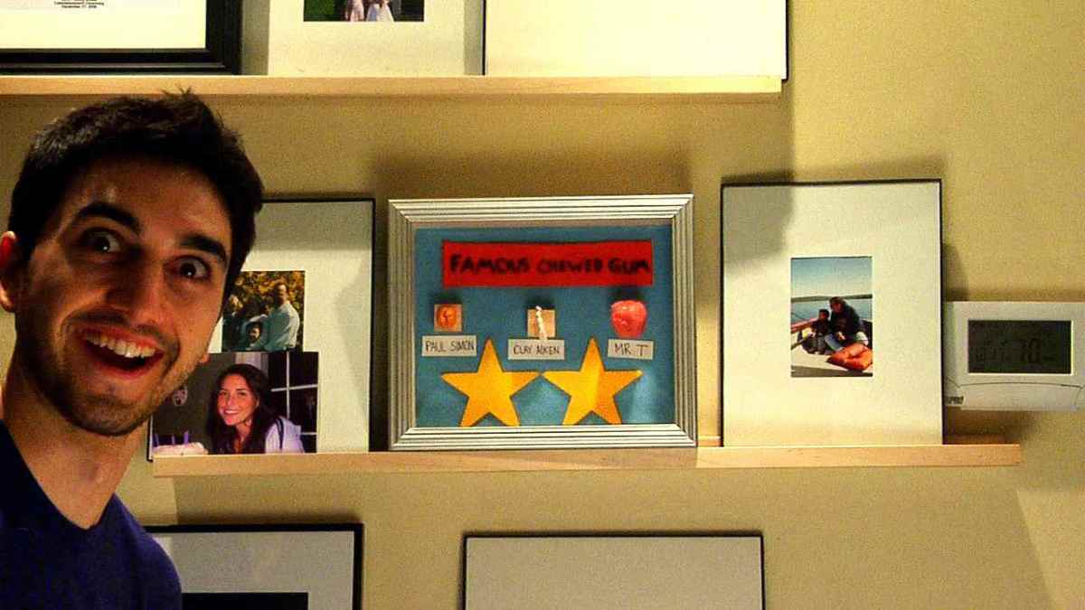 How To Decorate A Shadow Box Howcast