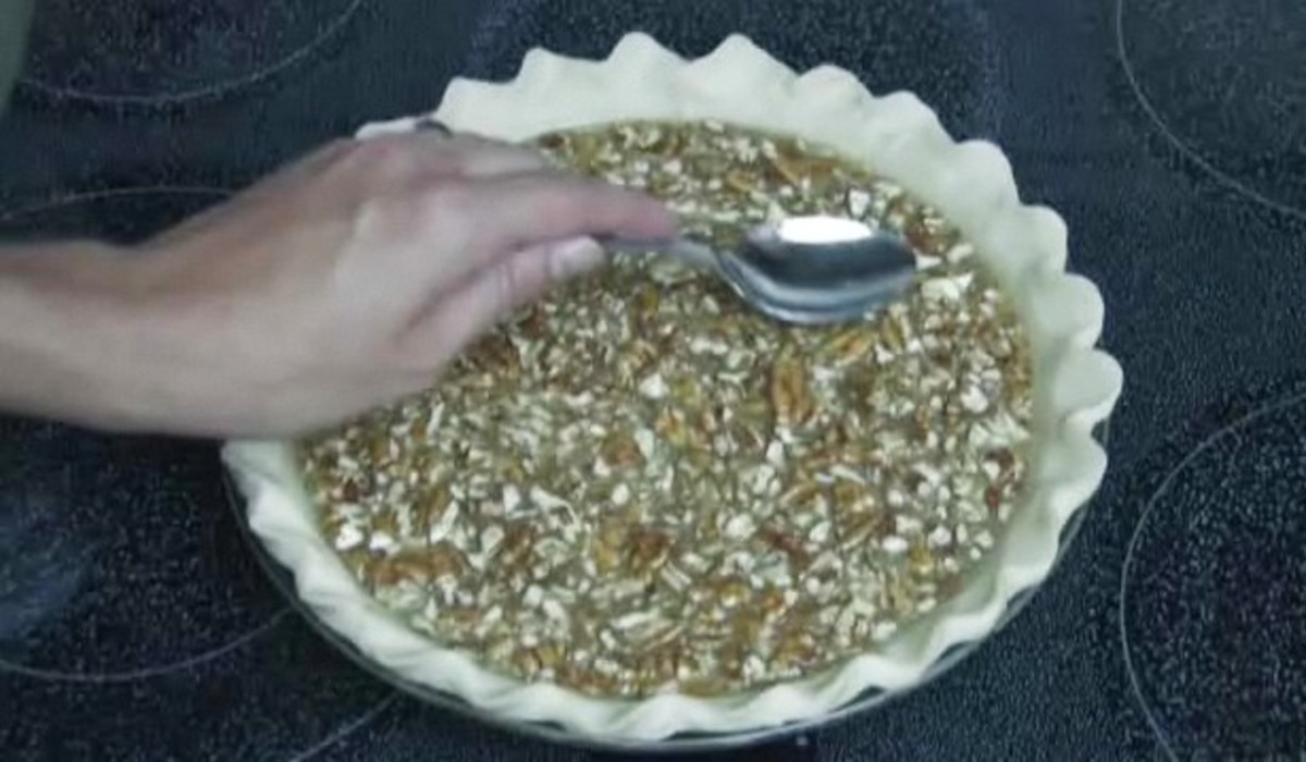 How to Make Pecan Pie - Howcast