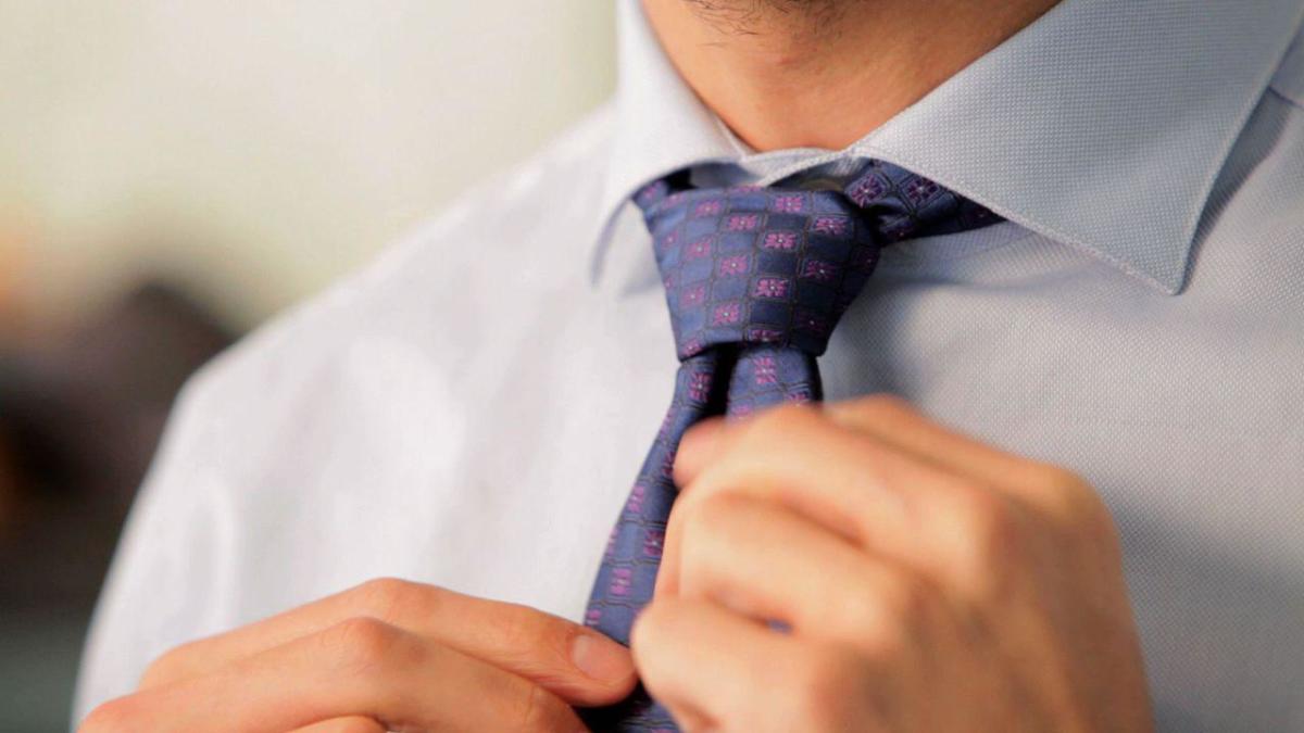 small tie knot