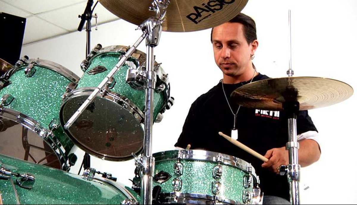 How to Play an Open or Double Stroke Roll on the Drums Howcast