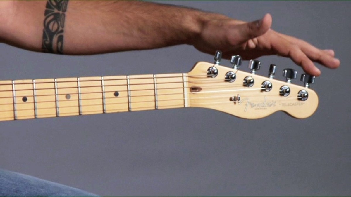 e flat tuning guitar