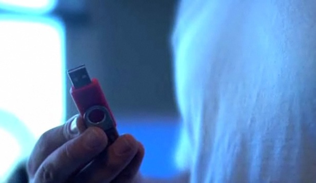 How to Use a Jump Drive Howcast