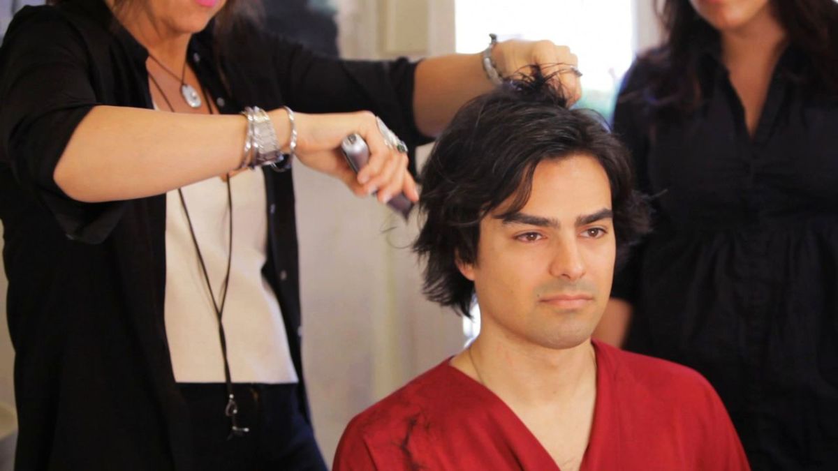 How To Razor Cut A Guy S Hair Howcast