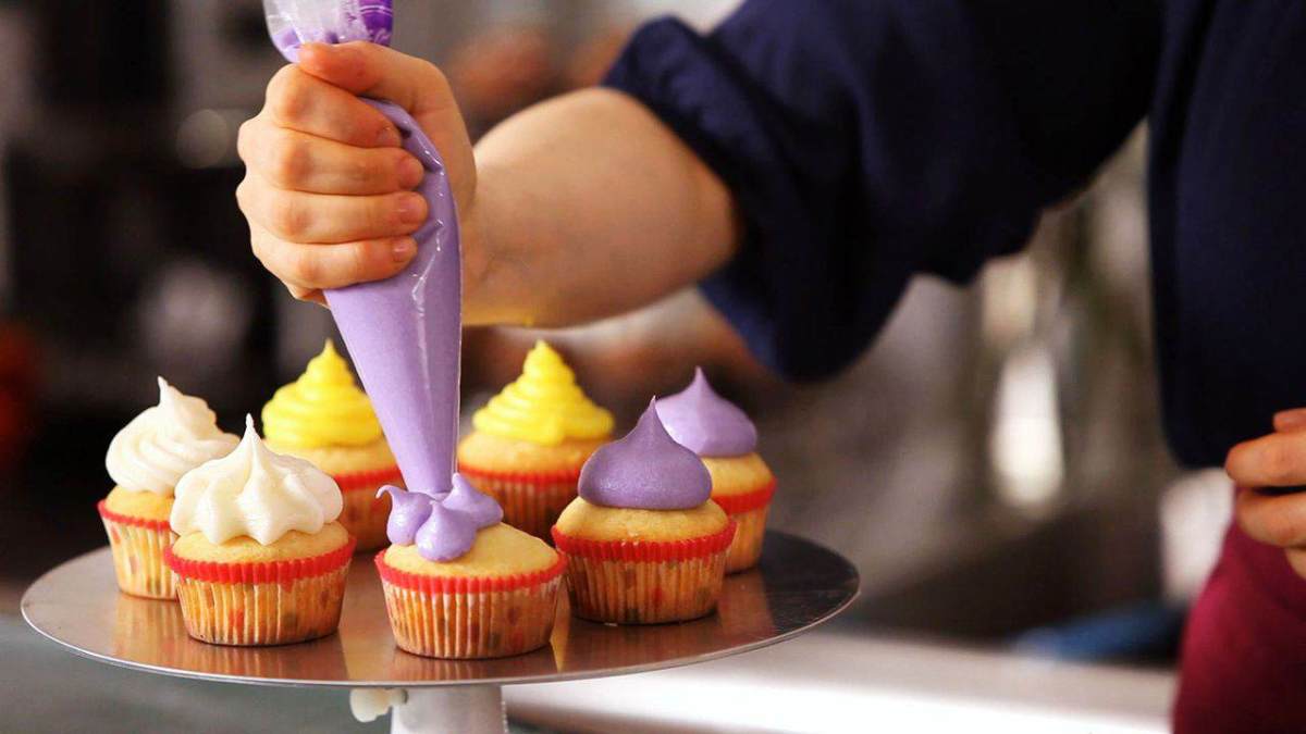 5 Cupcake Icing Techniques Howcast