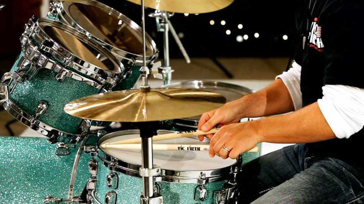 How to Play "Es" & "As" on the Drums Howcast