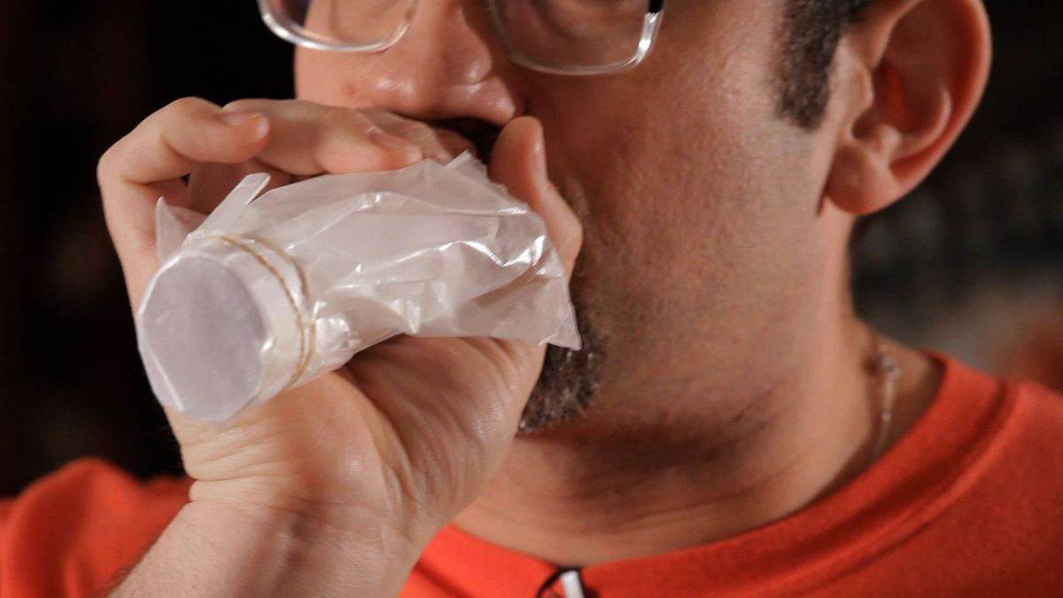 How to Make a Kazoo Howcast