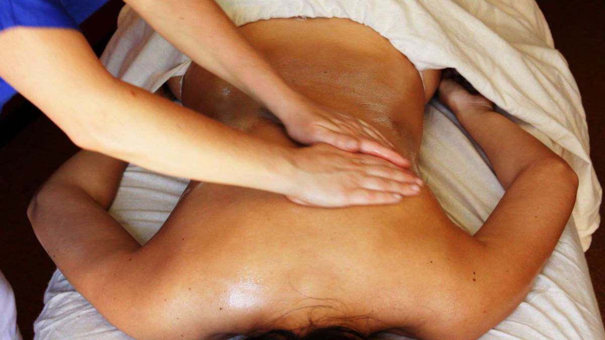 How to Give a Back Massage with Oil & Ayurvedic Techniques - Howcast