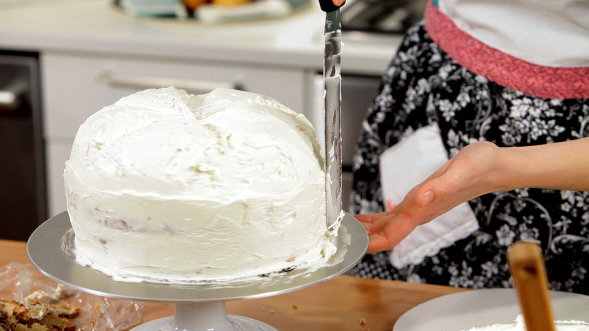 Lesson 5 Carve and Sculpt the Cakes Howcast