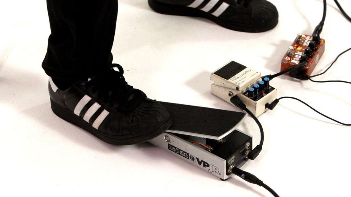 How to Put the Guitar Delay Pedal First with a Volume Pedal Howcast