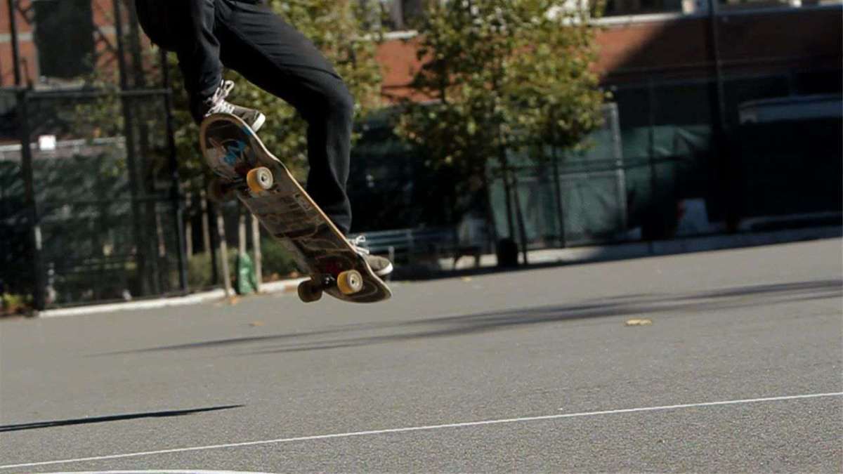 How to Ollie on a Skateboard Howcast