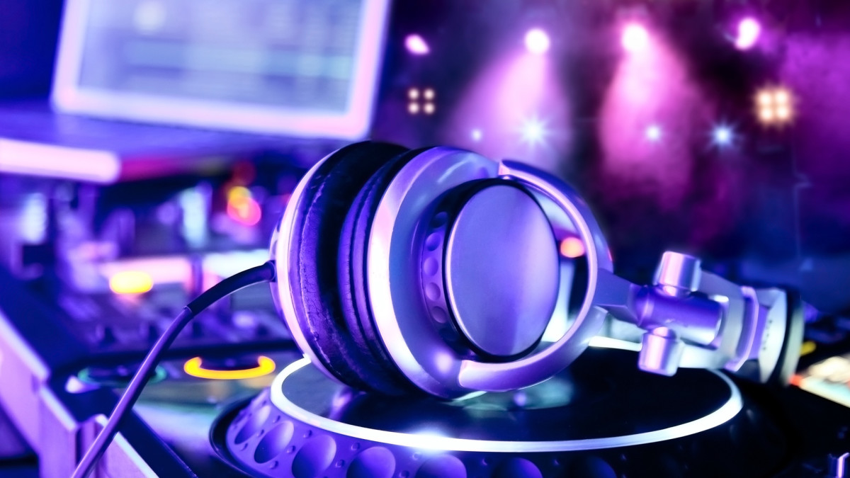 DJing for Beginners Howcast