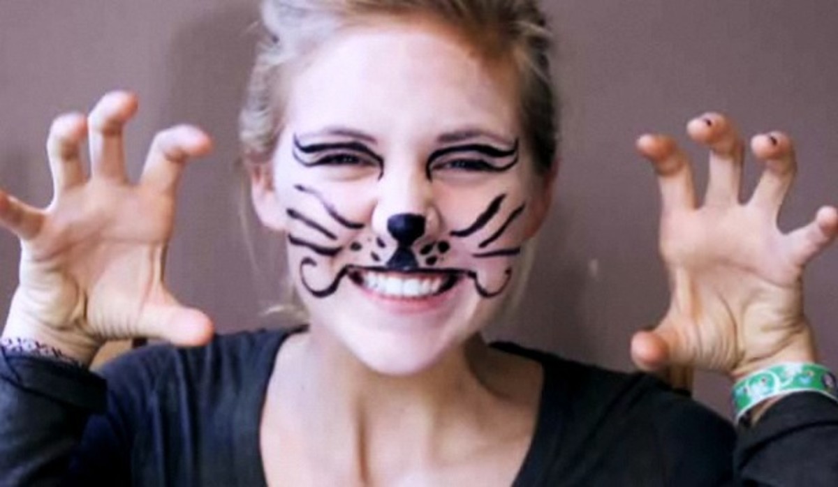 How to Set Up a FacePainting Booth Howcast