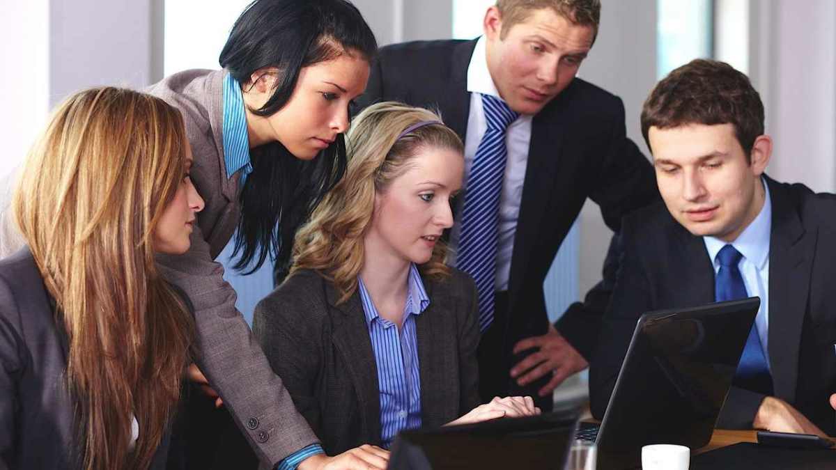 social media etiquette regarding photos and job search howcast job search etiquette