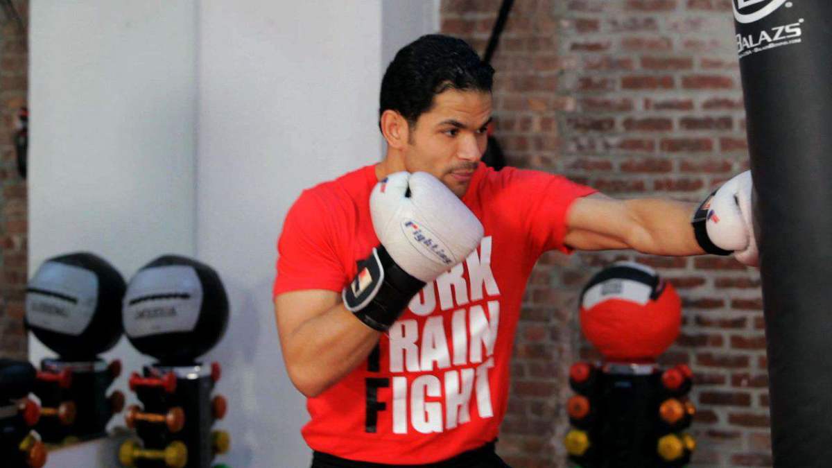 How to Do a Kickboxing Bag Drill Howcast