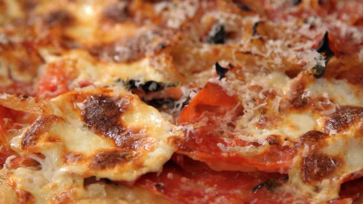 How to Make Gluten-Free Pizza - Howcast