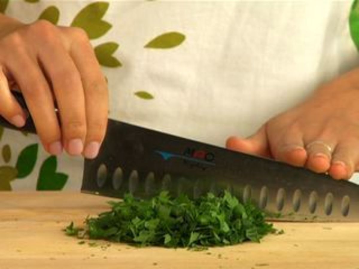 How to Mince Cut Parsley Howcast