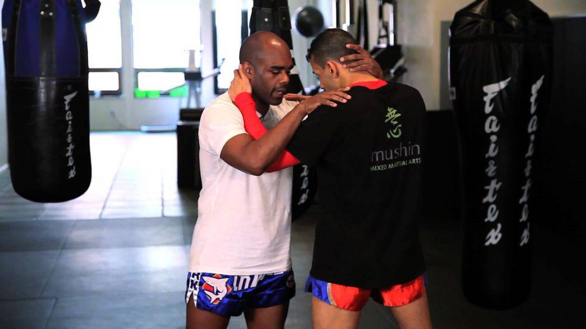 5 Muay Thai Kickboxing Clinch Techniques Howcast 5-muay-thai-kickboxing-clinch-techniques-howcast