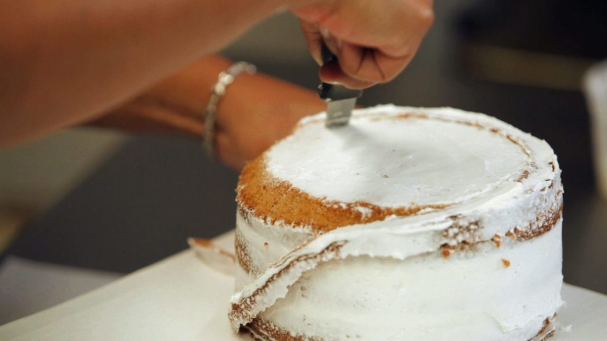 Kate make a cake. Kate make a cake