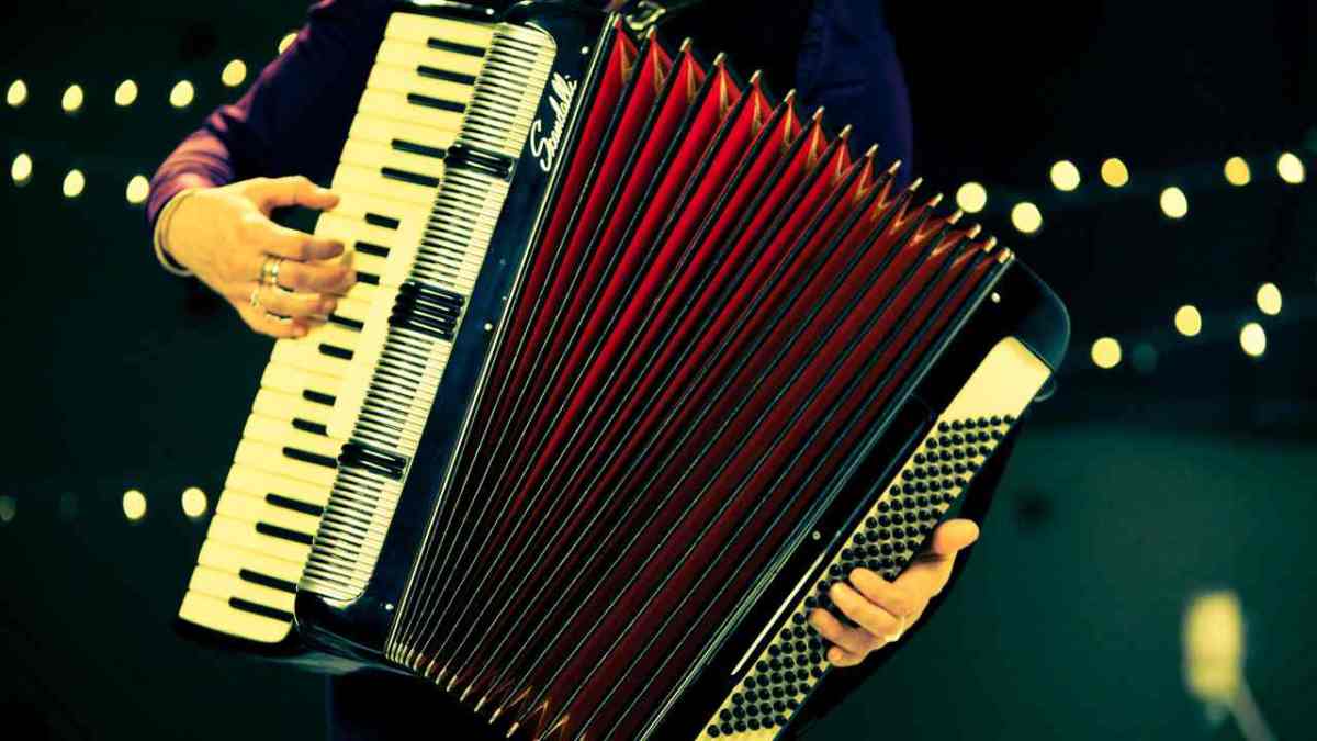 How to Wear an Accordion - Howcast