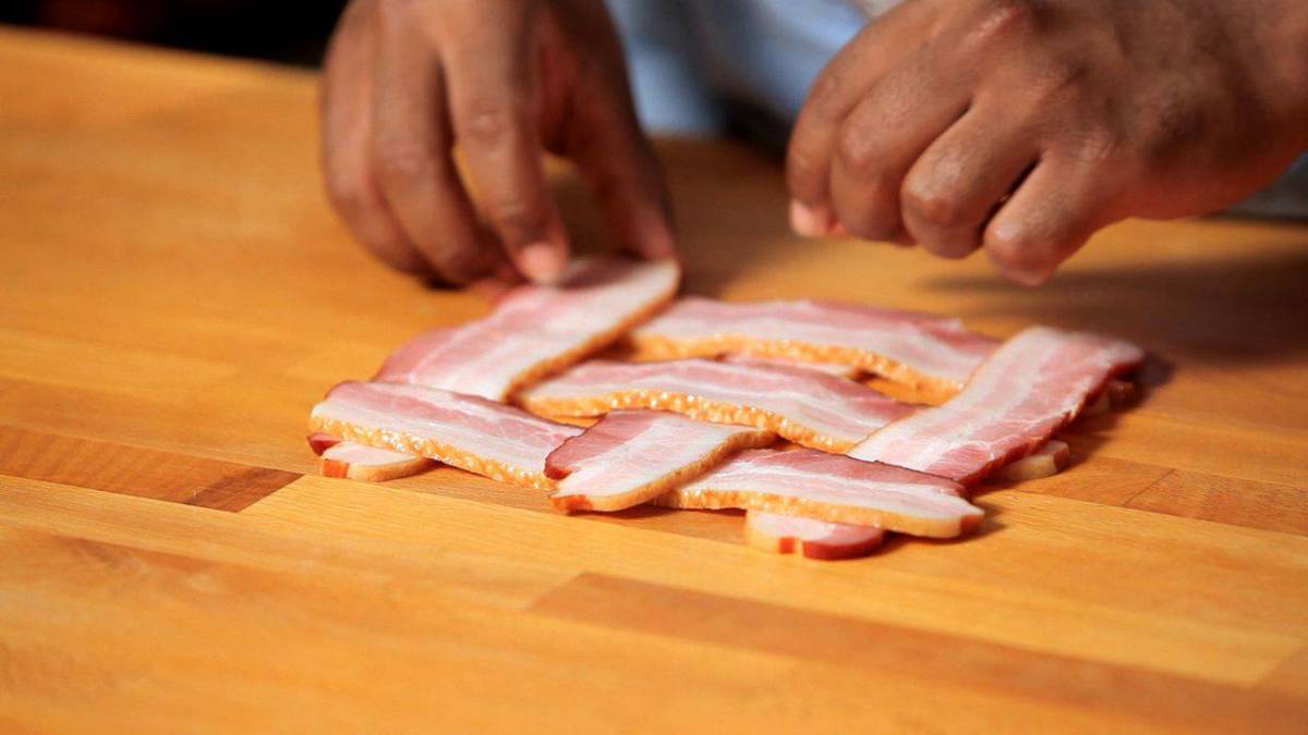 How to Weave Bacon Howcast