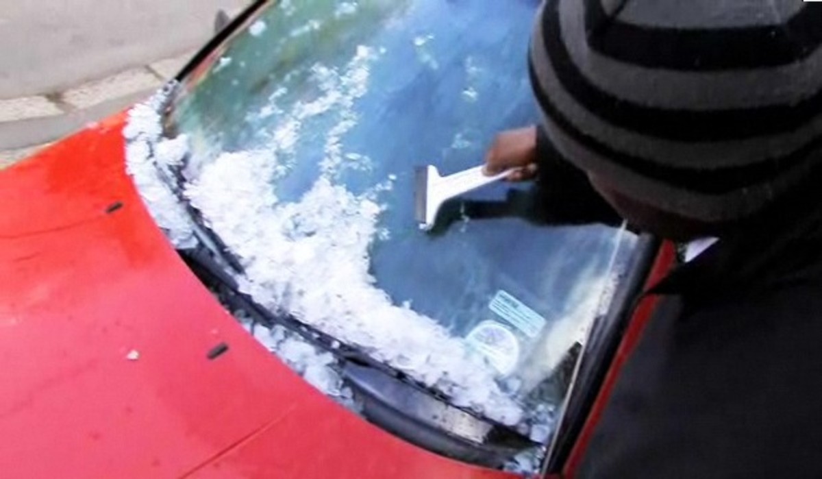How to DeIce Your Car's Windshield Howcast