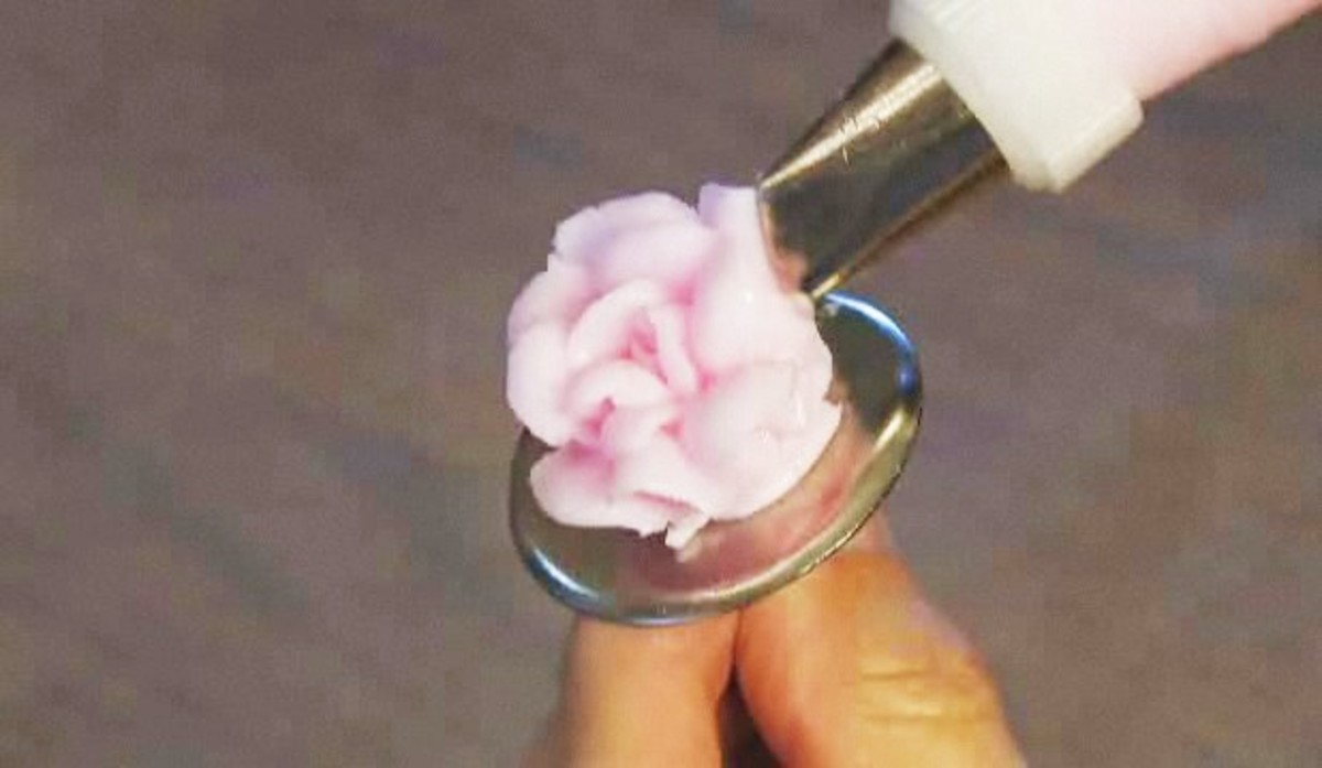 How to Make Icing Rosebuds Howcast