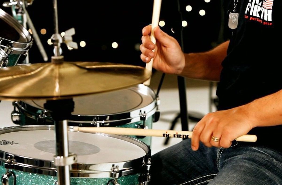Флэм барабаны. Игра на барабанах видео. Бит на барабанах. To Play the Drums.