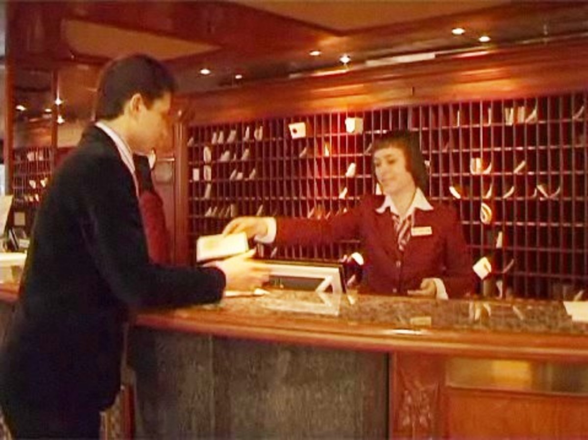 How to Get a Hotel Upgrade Howcast