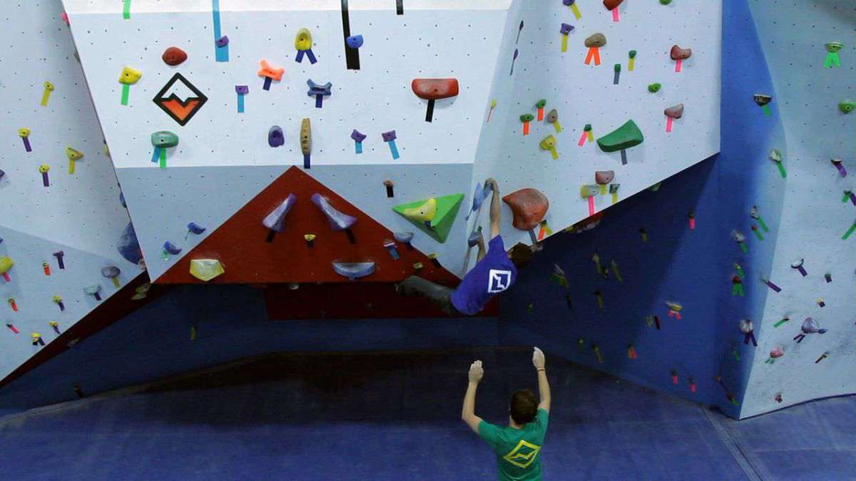 6 Bouldering Safety Tips for Indoor Rock Climbing Howcast