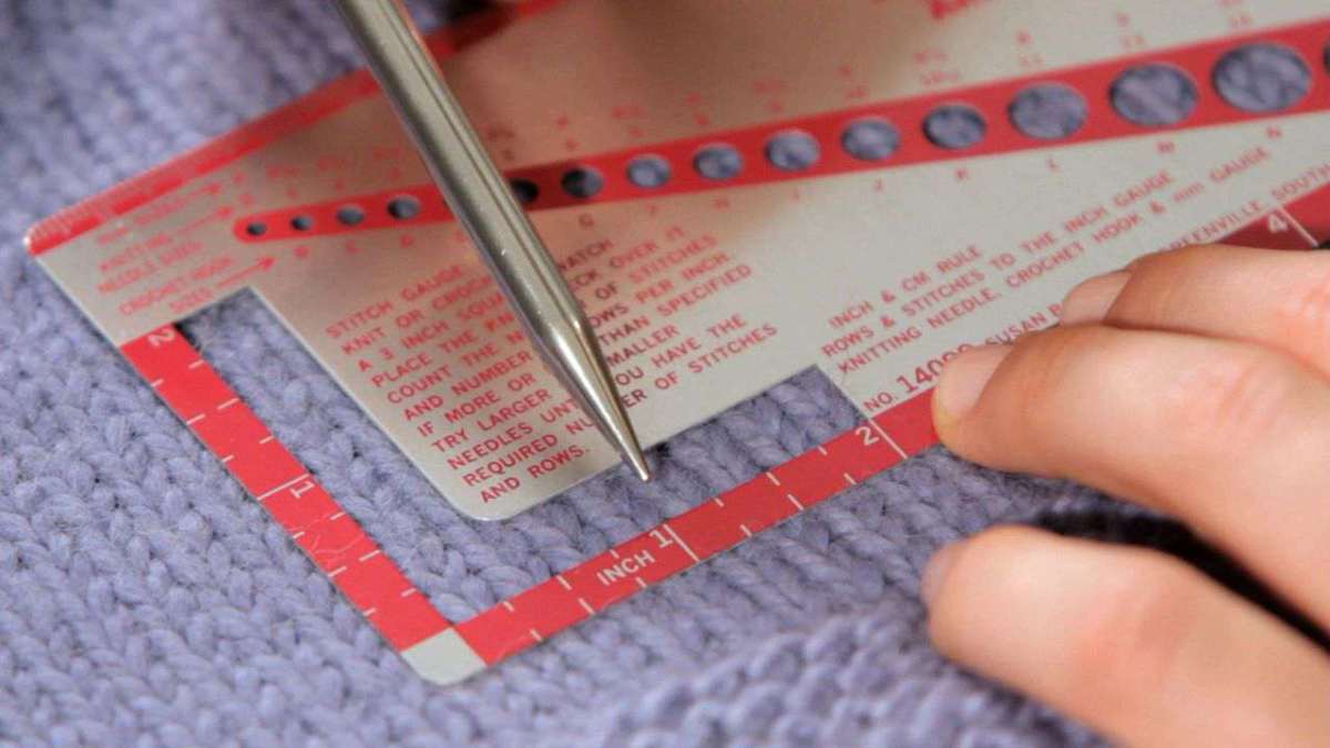 How To Measure Gauge In Knitting Howcast How To Measure Gauge In Knitting Howcast