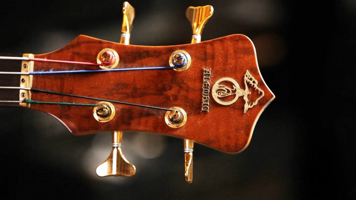 Active Pickups & Passive Pickups Howcast