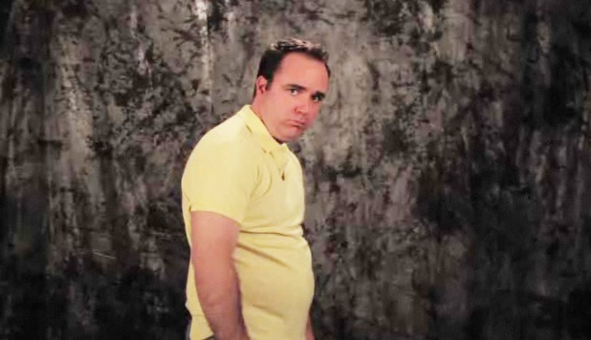 How to Pick Men's Fashions That Make You Look Thinner Howcast