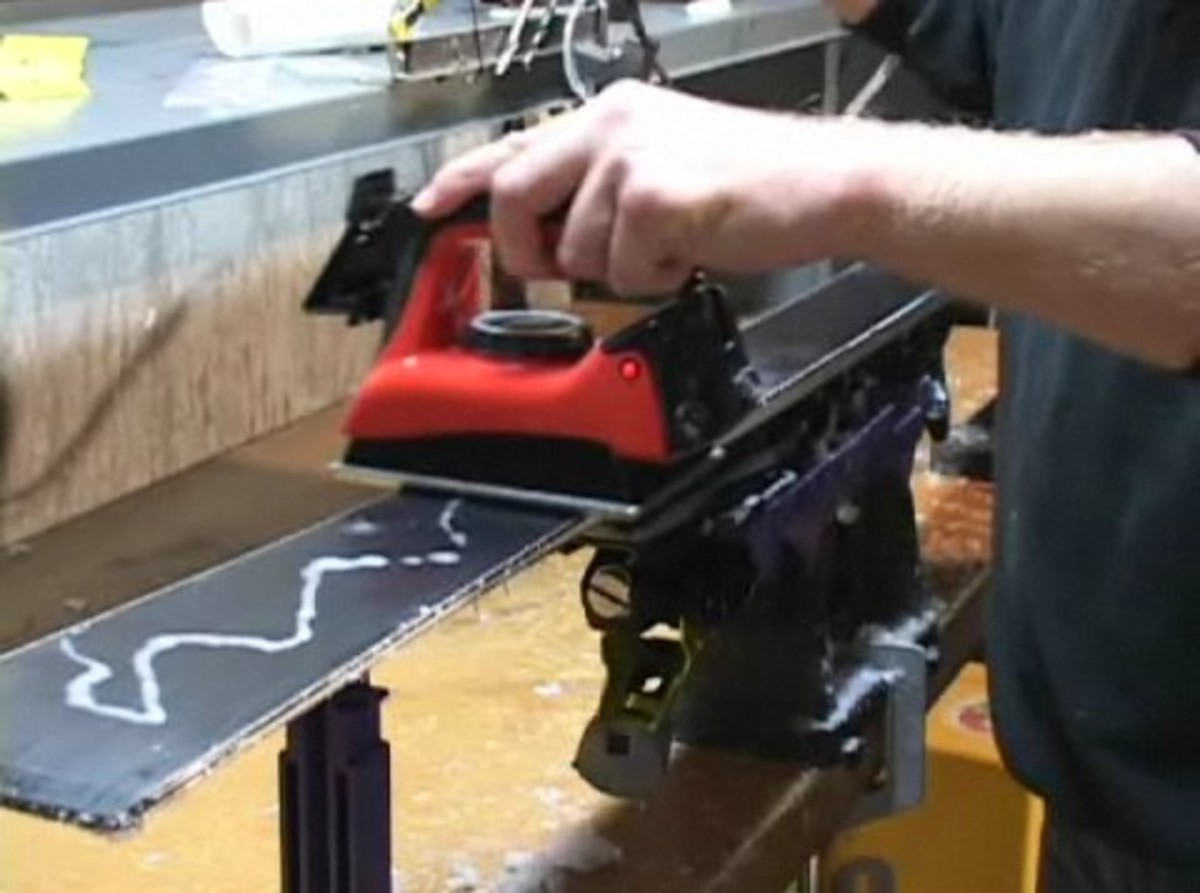How To Wax Your Skis Howcast how-to-wax-your-skis-howcast