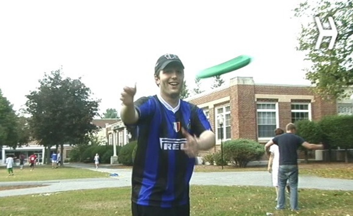 How To Throw a Frisbee Howcast