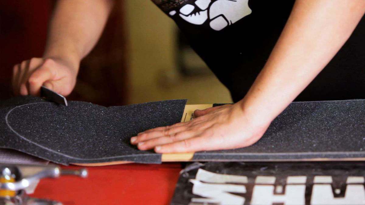 How to Trim & File Skateboard Grip Tape Howcast